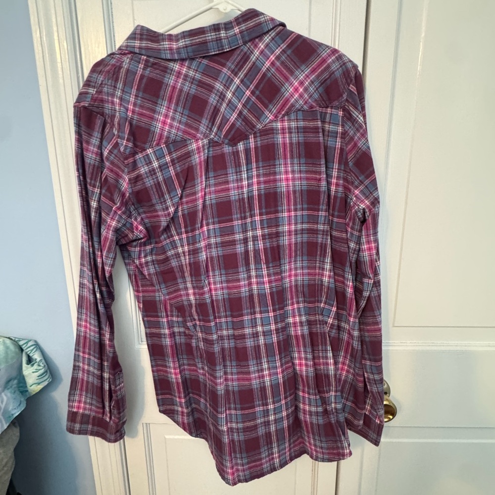 Adorable trendy pink Bit & Bridle Plaid Flannel Shirt – Size L - Picture 5 of 10